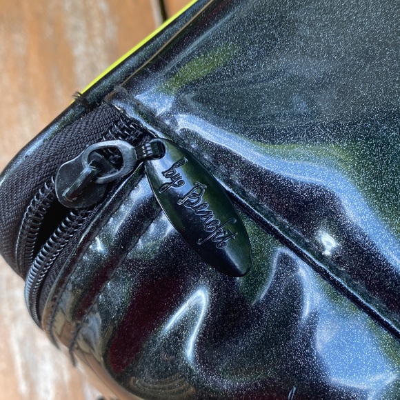 Benefit Vintage Makeup Bag - Picture 4 of 4